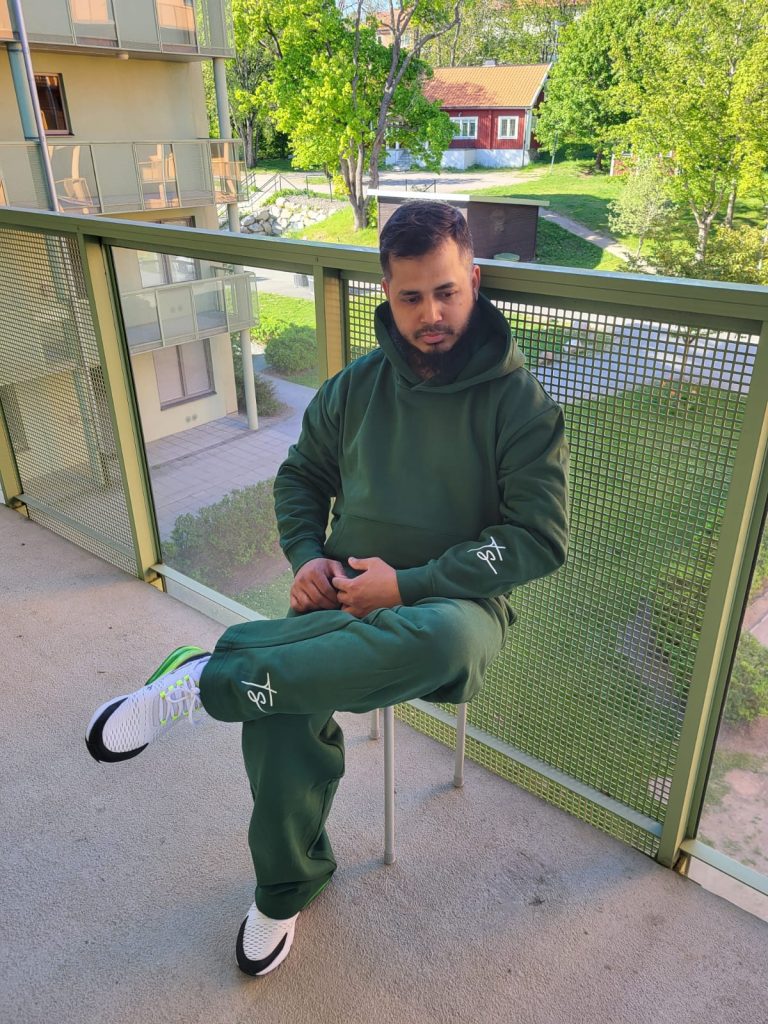 Straight Dark Green Sweatpants