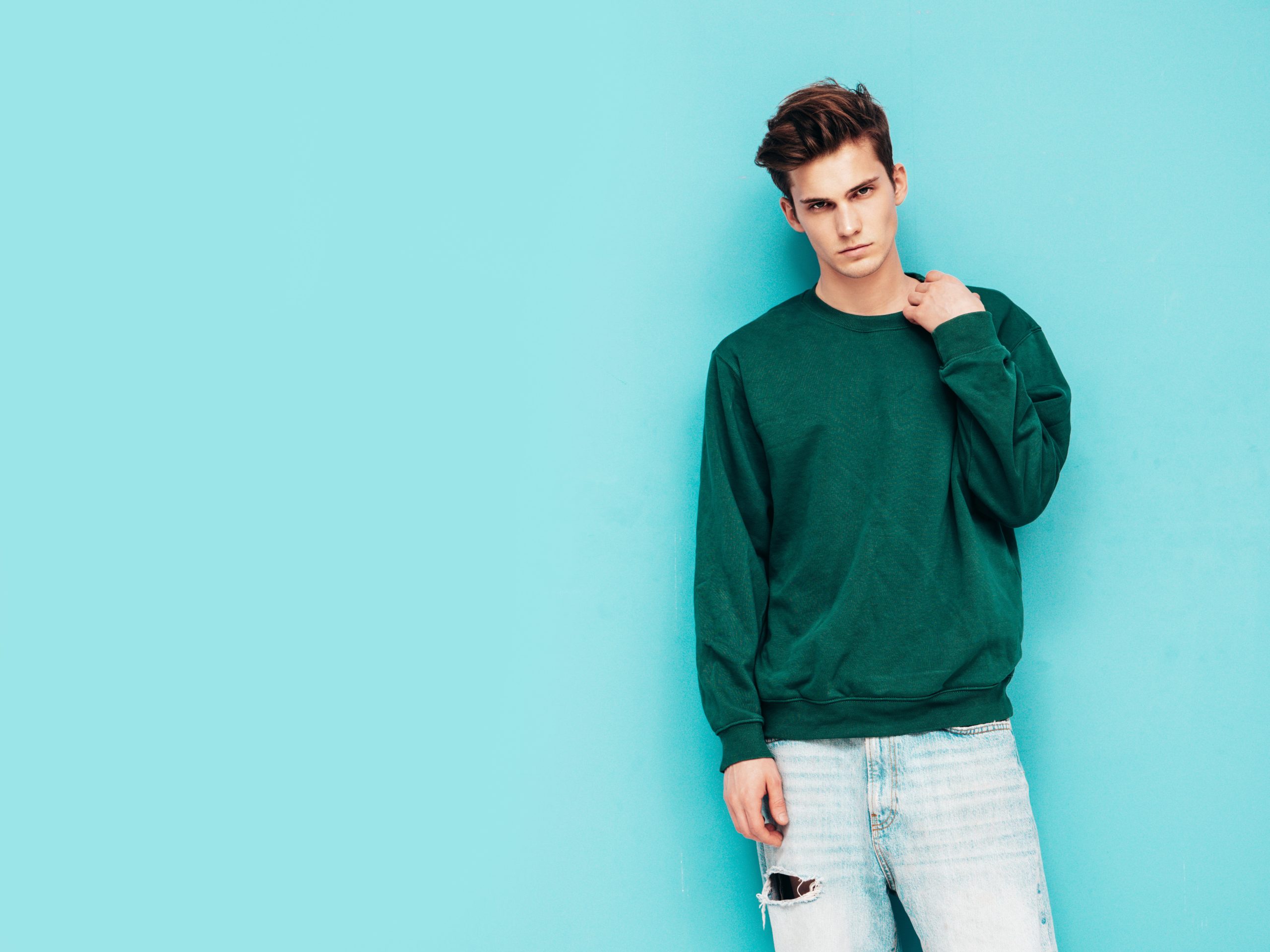 This is an image of grön sweatshirt | green swatshirt